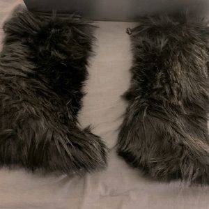 Authentic Prada fur boots-like new-US size 10-Runs small-original tag & receipt
